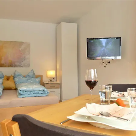 아파트 Cozy Mountain View With Terrace And Garden